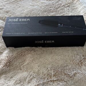 José Eber Black 2-in-1 Volumizing Hot Brush